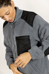 Chaqueta de manga larga con interior polar Solo Dios Anawim Gris