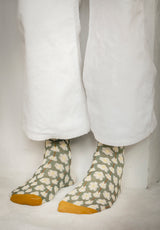 Calcetines floreados verde