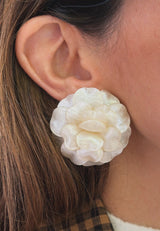 Pendientes flor nácar