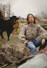 Camisa flores rosa, azul y amarillo