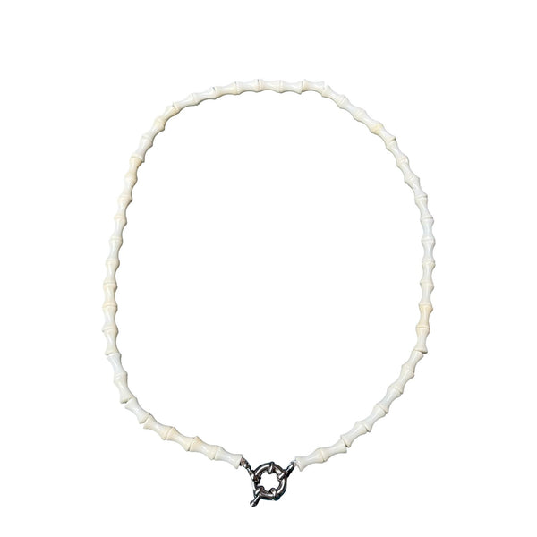 Collar hueso blanco