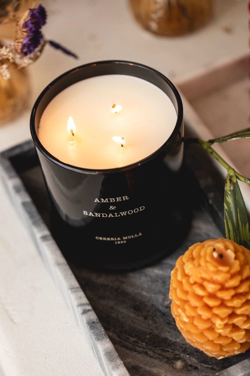 Vela Amber & Sandalwood 230gr