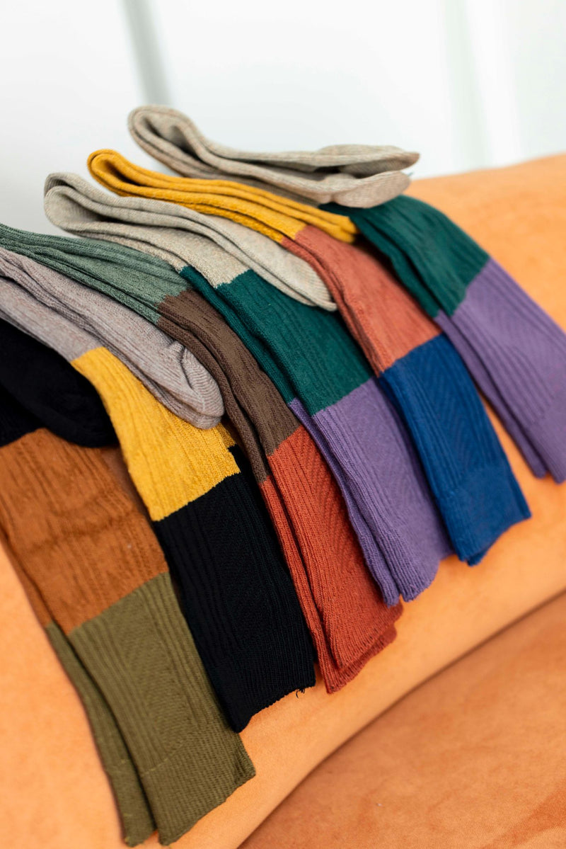 Calcetines tricolor mostaza