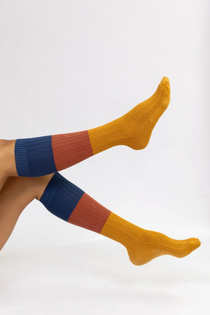 Calcetines tricolor mostaza