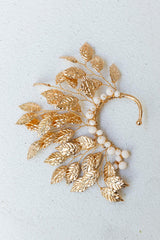 Ear cuff flores perladas