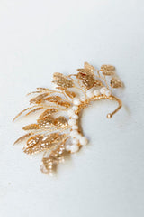 Ear cuff flores perladas