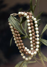 Collar bolas marrón/beige