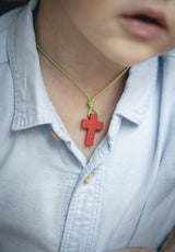 Colgante cruz madera niño