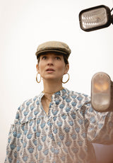 Camisa Azul tulipanes