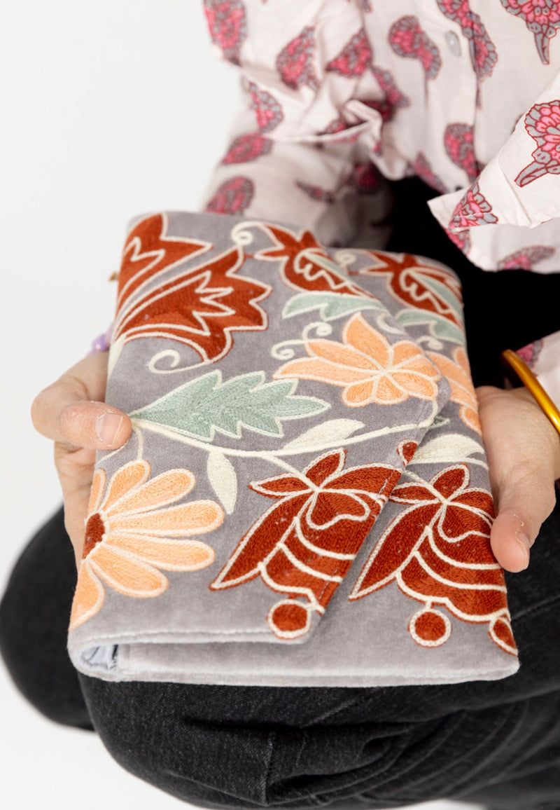 Bolso estampado terciopelo gris