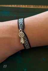 Pulsera Virgen del Pilar Telas Variadas