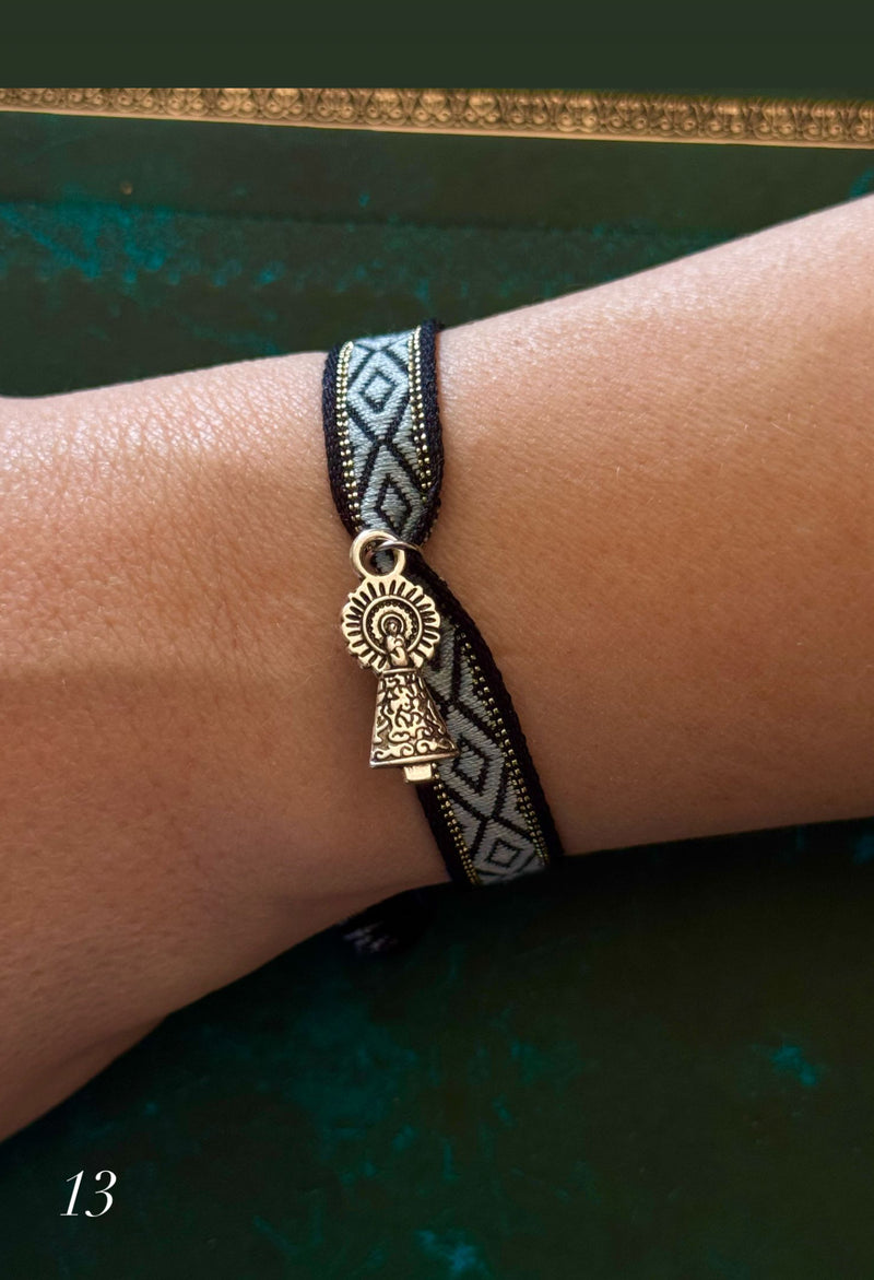 Pulsera Virgen del Pilar Telas Variadas