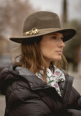 Broche Infinito Abeja Perla