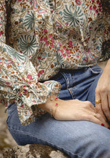 Camisa flores rosa, azul y amarillo