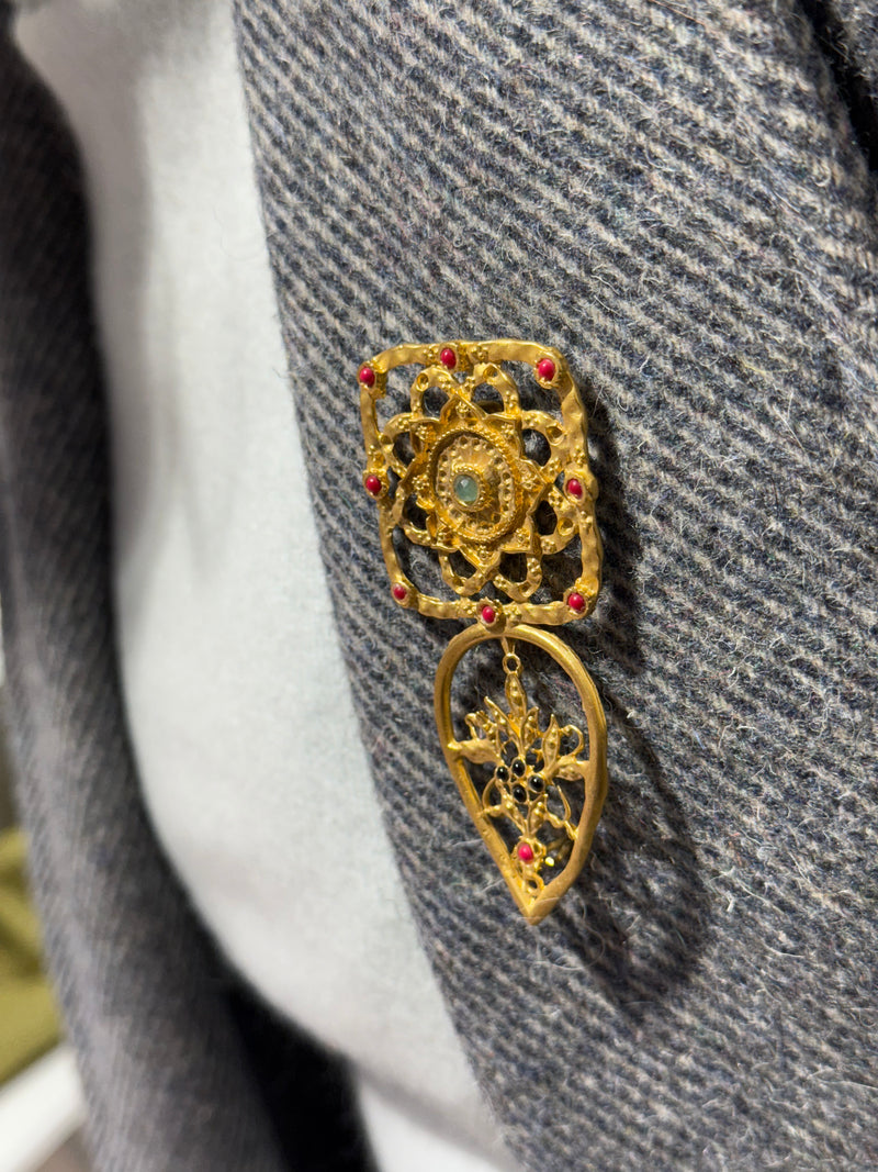 Broche Enredadera burdeos