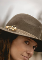 Broche Infinito Abeja Perla