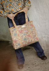 Camisa flores amarillas