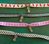 Pulsera Virgen del Pilar Telas Variadas