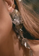 Pendientes flor plateada