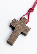 Colgante cruz madera niño