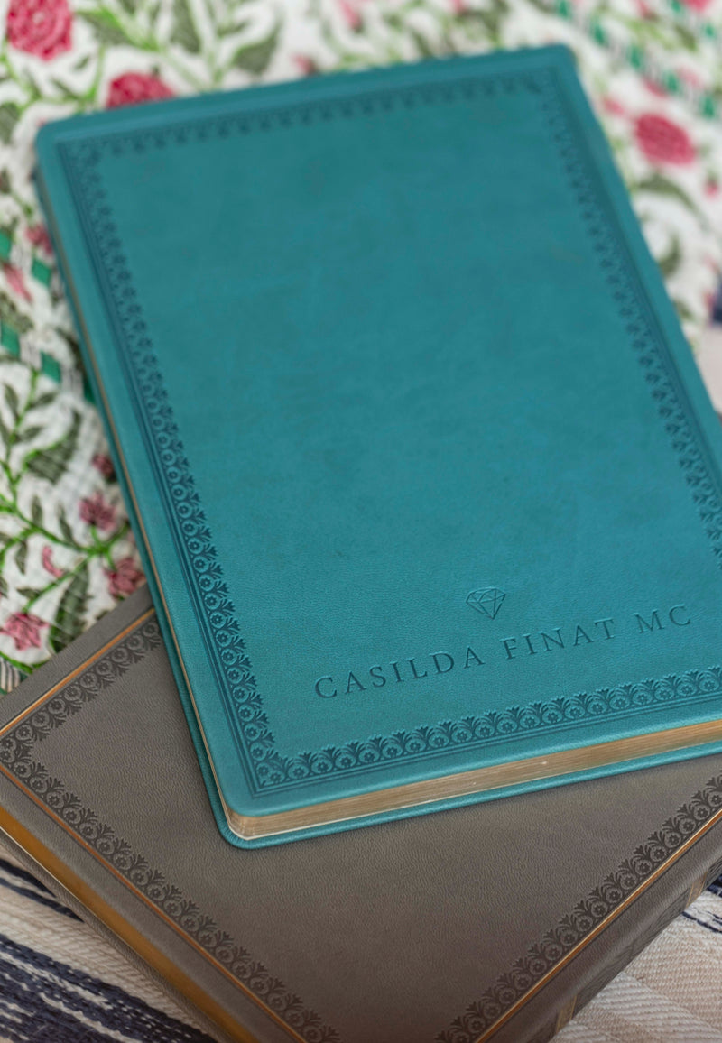 Cuaderno antiguo verde agua