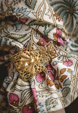 Camisa flores rosa, azul y amarillo