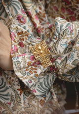 Camisa flores rosa, azul y amarillo