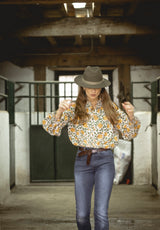 Camisa flores amarillas