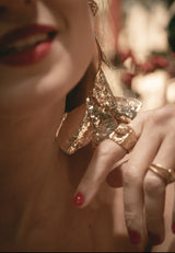 Pendientes flor dorada gigante