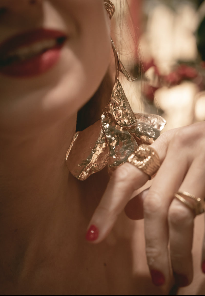 Pendientes flor dorada gigante