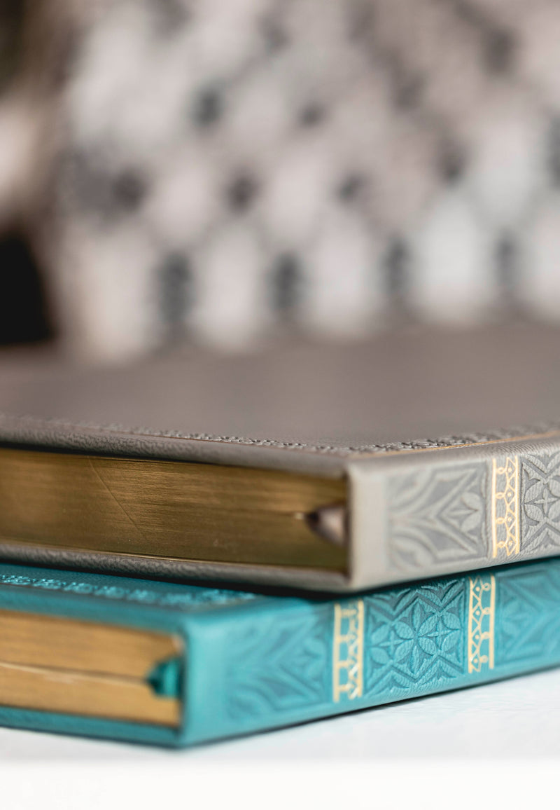 Cuaderno antiguo verde agua