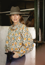 Camisa flores amarillas