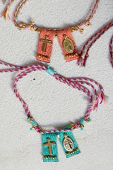 Pulsera Tela Cruz y Virgen Coral