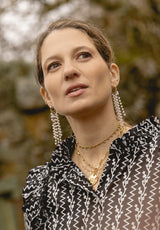 Vestido negro con cenefas blancas