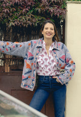 Chaqueta corta gris clara