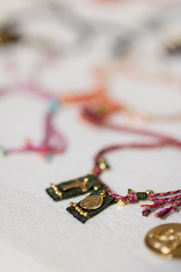 Pulsera Tela Cruz y Virgen verde