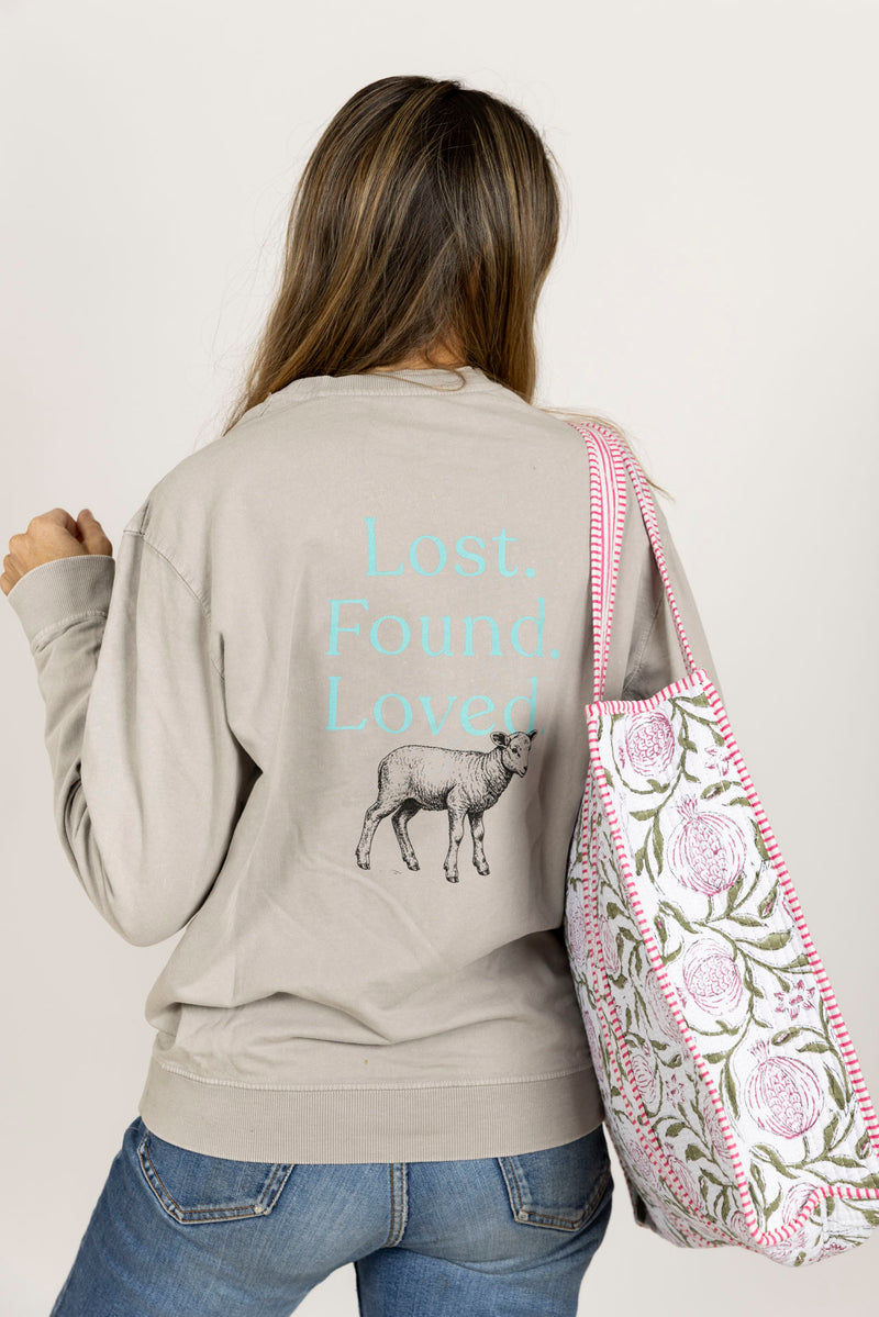 Sudadera Anawim Lost Found Loved Gris