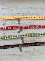 Pulsera Virgen del Pilar Telas Variadas