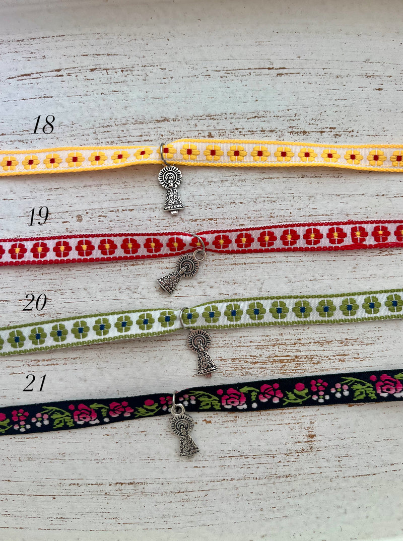 Pulsera Virgen del Pilar Telas Variadas