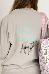 Sudadera Anawim Lost Found Loved Gris