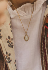 Colgante Virgen Milagrosa Mini Nácar