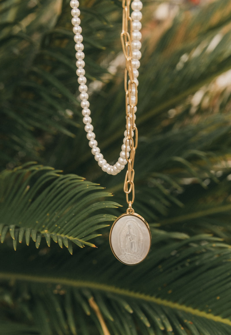 Colgante Virgen Guadalupe Mini Nácar