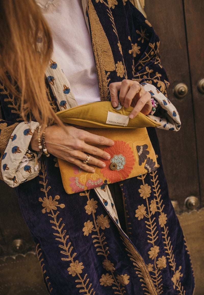 Bolso estampado terciopelo mostaza