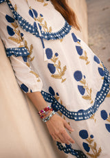 Vestido blanco estampado flor azul