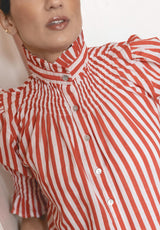 Camisa cuello rayas rojas