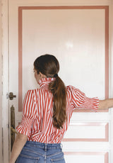 Camisa cuello rayas rojas