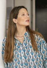 Camisa Azul tulipanes