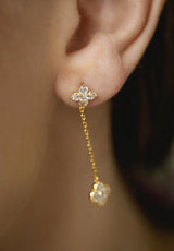 Pendientes flor y trébol elegance Asimétricos