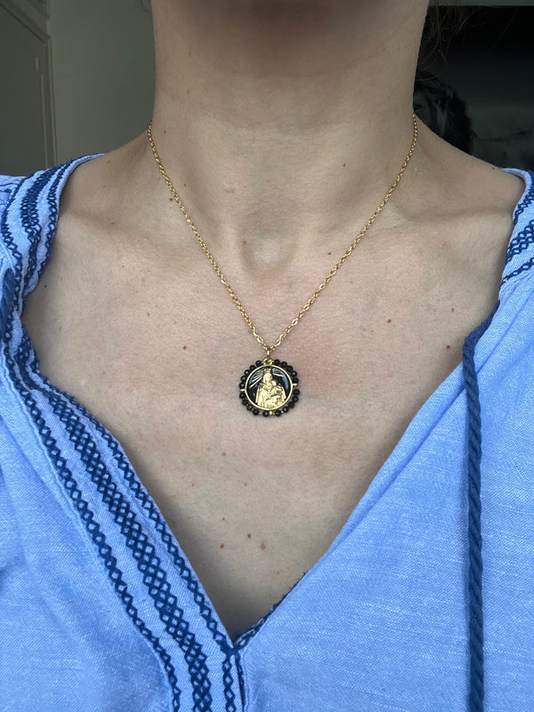 Colgante Virgen del Carmen Negro