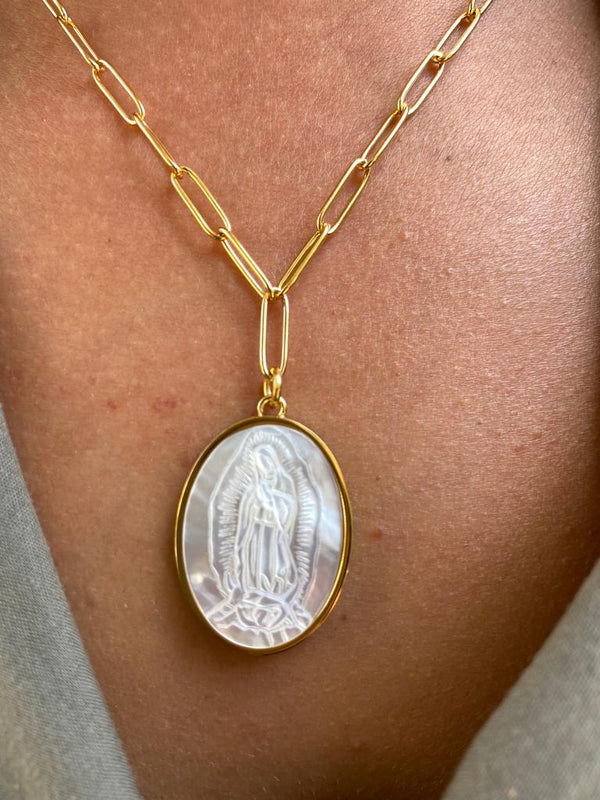 Colgante Medalla Virgen de Guadalupe Nácar